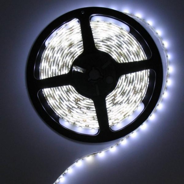 Banda LED 5050 alba, 5 metri, pentru iluminare vitrine