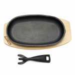 Platou servire oval Cooking by Heinner, maner detasabil si baza din lemn, fonta, 24 x 14 cm