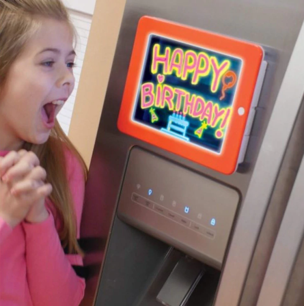 Tableta luminoasa pentru desenat, Magic Pad, carioci speciale si sabloane incluse, divertisment educativ Tableta luminoasa pentru desenat, Magic Pad, carioci speciale si sabloane incluse, divertisment educativ