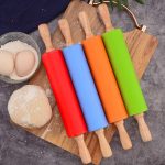 Sucitor rotativ din silicon cu manere de lemn, 38cm