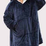 OFERTA 1+1 Patura tip hanorac cu blana si gluga Bleumarin si Imprimeu fagure 3 OFERTA 1+1 Patura tip hanorac cu blana si gluga Bleumarin si Imprimeu fagure