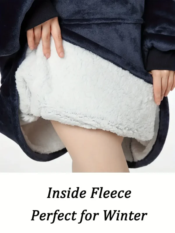 bleumarin7 OFERTA 1+1 Patura tip hanorac cu blana si gluga Bleumarin si Imprimeu fagure