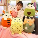 Paturica pufoasa cu jucarie de plus multifunctionala, Model Avocado, 170cmx100cm