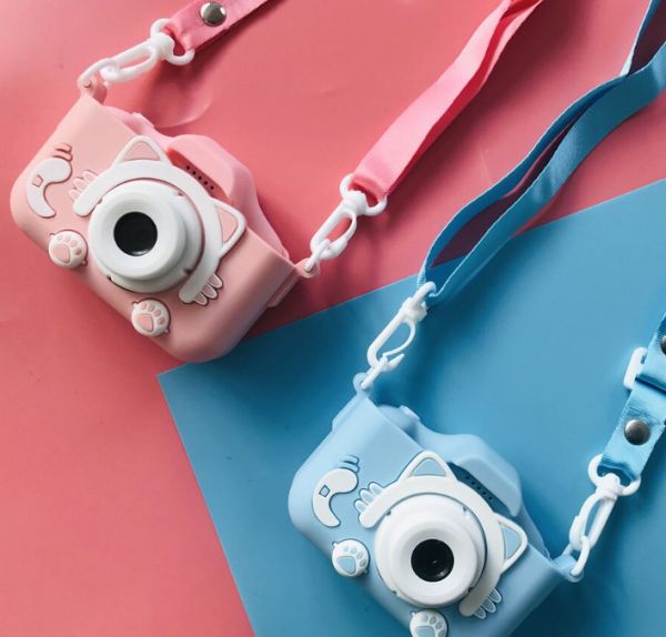 Camera foto digitala pentru copii, functie foto/video, 12MP, 5 Jocuri Incluse, Slot Card MicroSD Max. 32GB Roz